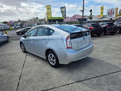 2014 Toyota Prius - Thumbnail