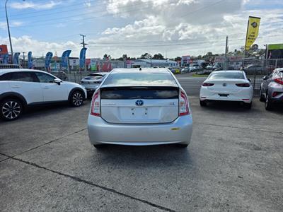 2014 Toyota Prius - Thumbnail