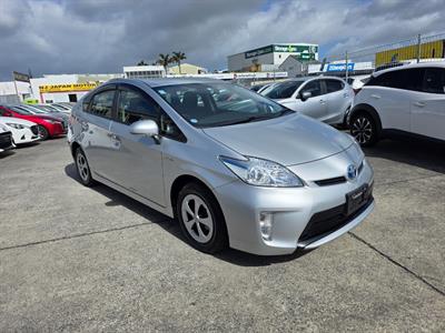 2014 Toyota Prius - Thumbnail