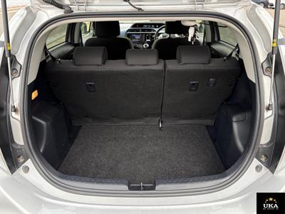 2015 Toyota Aqua - Thumbnail