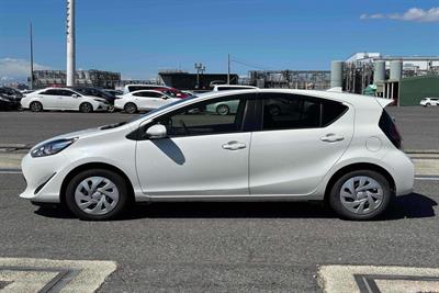 2020 Toyota Aqua - Thumbnail