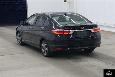 2015 Honda Grace - Thumbnail