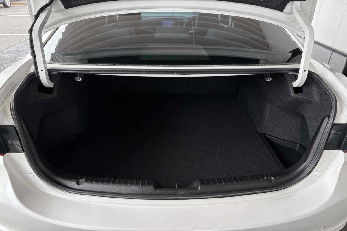 2013 Mazda Atenza
