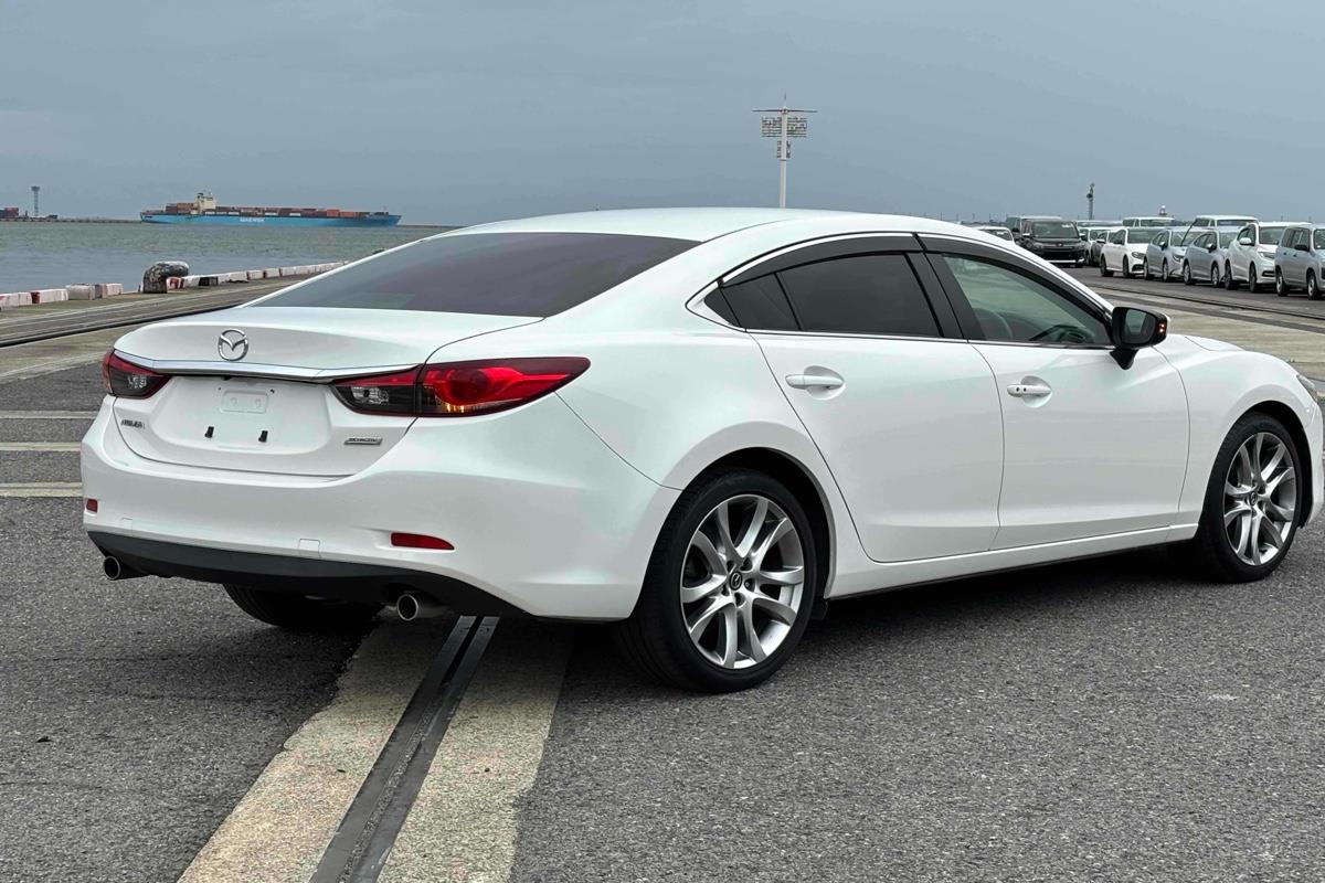 2013 Mazda Atenza