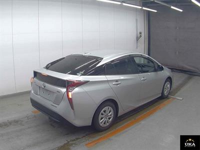 2019 Toyota Prius - Thumbnail