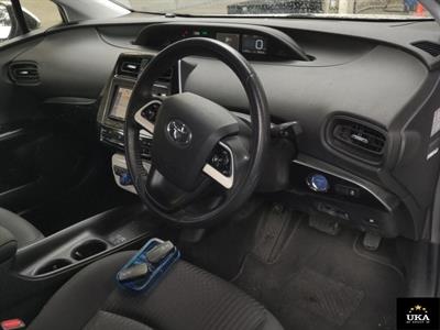 2019 Toyota Prius - Thumbnail