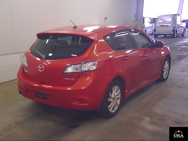 2013 Mazda Axela