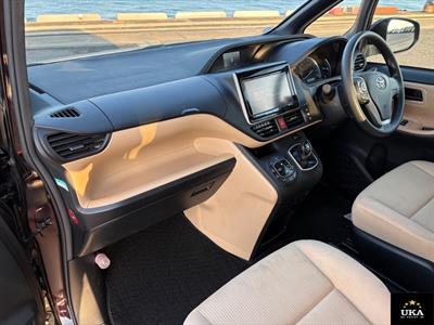 2015 Toyota Noah - Thumbnail