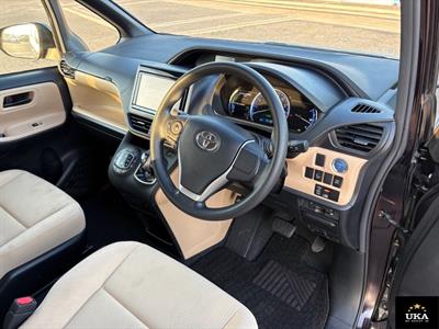 2015 Toyota Noah - Thumbnail