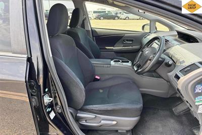 2014 Toyota Prius - Thumbnail