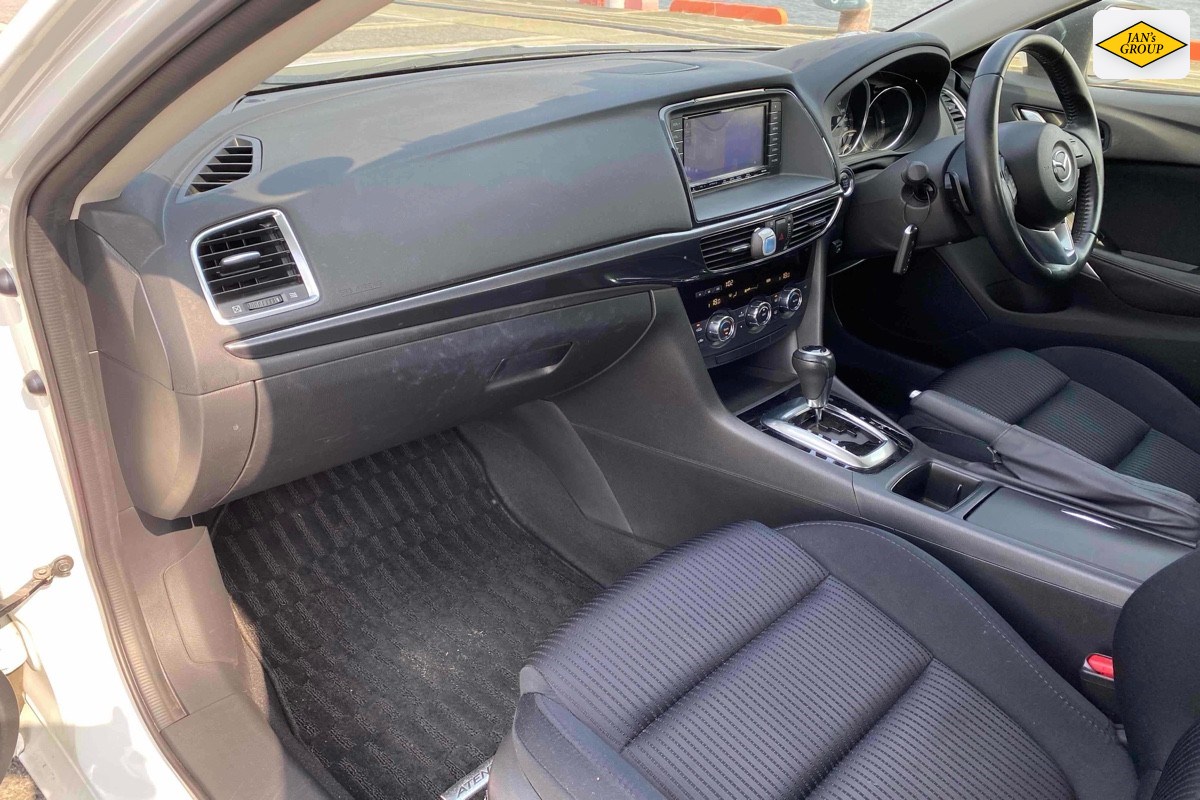2014 Mazda Atenza