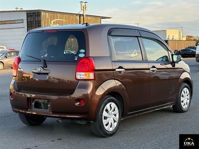 2015 Toyota Porte - Thumbnail