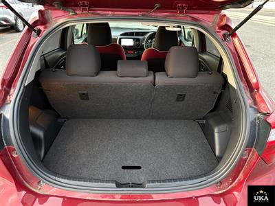 2017 Toyota Vitz - Thumbnail