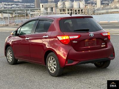 2017 Toyota Vitz - Thumbnail
