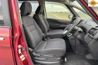 2017 Nissan Serena - Thumbnail