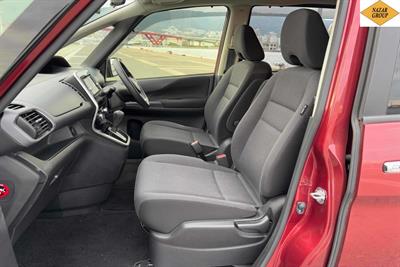 2017 Nissan Serena - Thumbnail