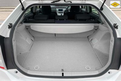 2014 Toyota Prius - Thumbnail