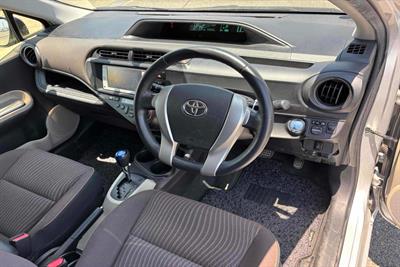 2012 Toyota Aqua - Thumbnail