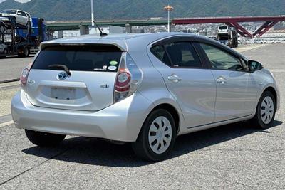 2012 Toyota Aqua - Thumbnail