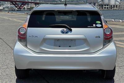 2012 Toyota Aqua - Thumbnail