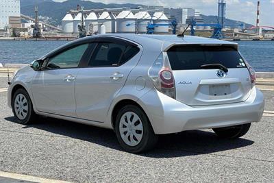 2012 Toyota Aqua - Thumbnail