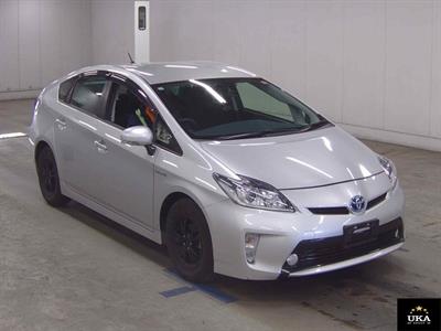 2015 Toyota Prius - Thumbnail