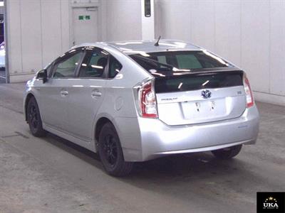 2015 Toyota Prius - Thumbnail