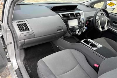 2013 Toyota Prius - Thumbnail
