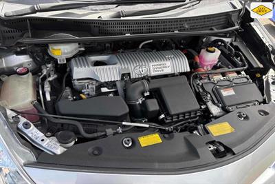 2013 Toyota Prius - Thumbnail