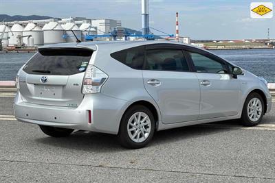 2013 Toyota Prius - Thumbnail