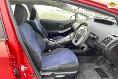 2012 Toyota Prius - Thumbnail