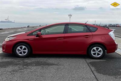 2012 Toyota Prius - Thumbnail