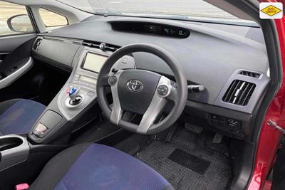 2012 Toyota Prius - Thumbnail
