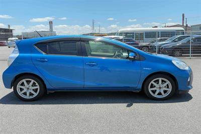 2014 Toyota Aqua - Thumbnail