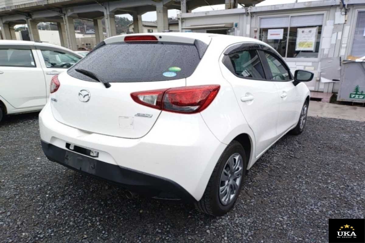 2016 Mazda Demio