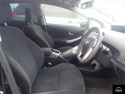 2014 Toyota Prius - Thumbnail