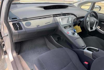 2014 Toyota Prius - Thumbnail