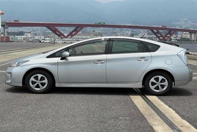 2014 Toyota Prius - Thumbnail