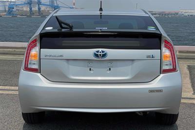 2014 Toyota Prius - Thumbnail