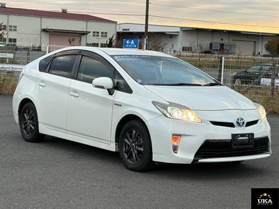 2015 Toyota Prius - Thumbnail