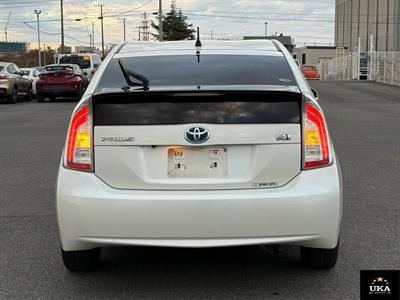 2015 Toyota Prius - Thumbnail