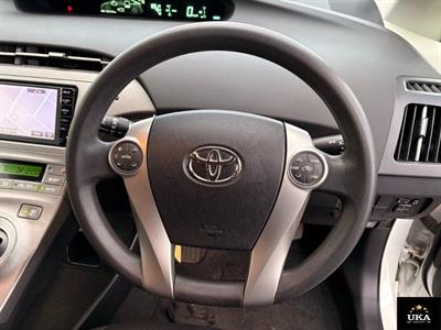 2015 Toyota Prius - Thumbnail