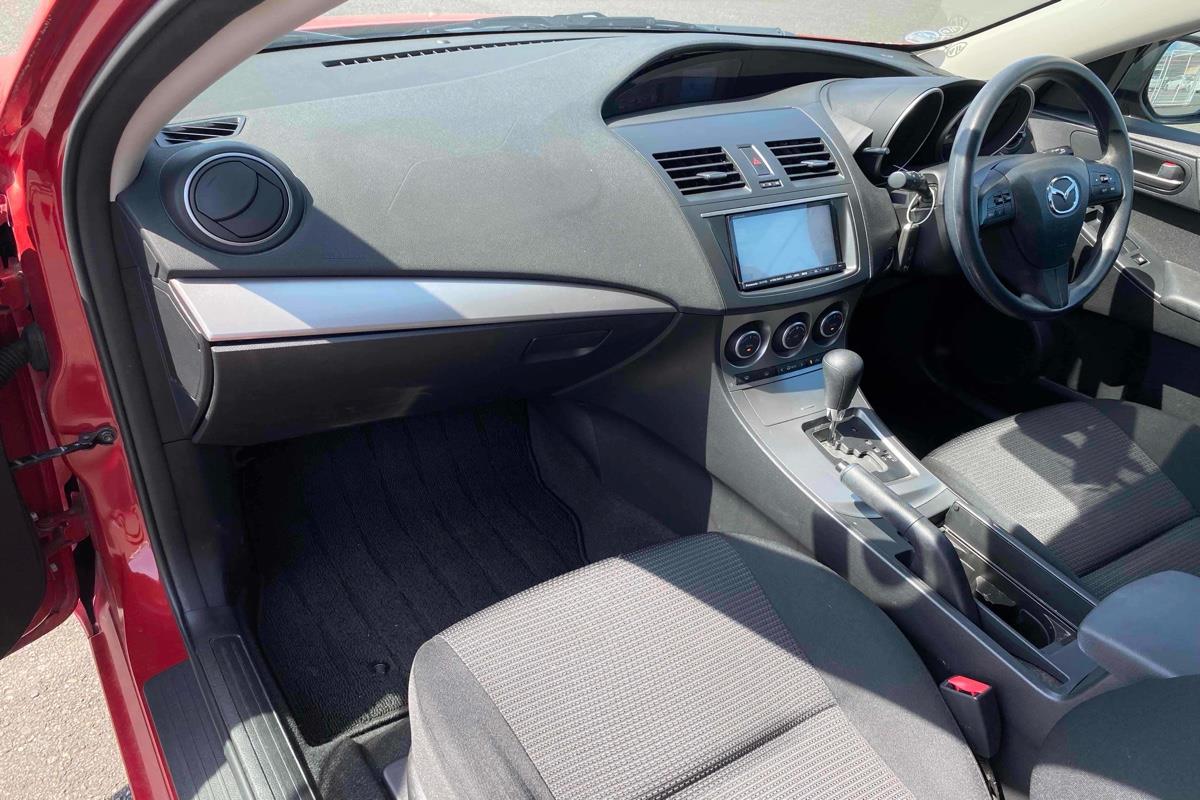 2013 Mazda Axela