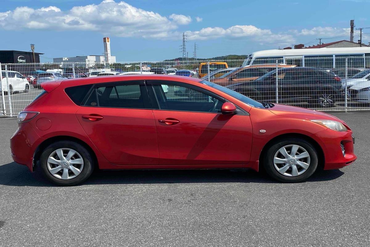 2013 Mazda Axela