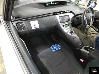 2012 Toyota Prius - Thumbnail