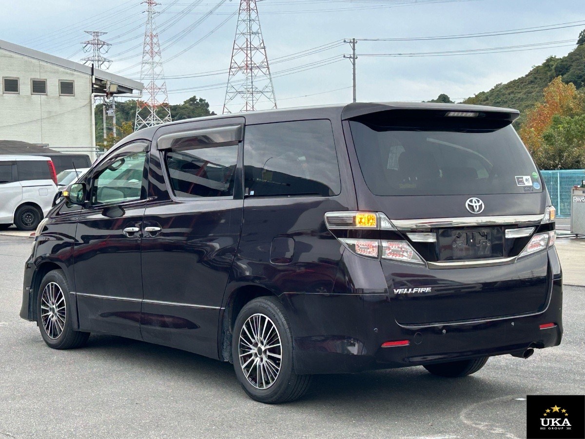 2013 Toyota Vellfire