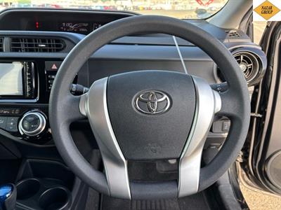 2015 Toyota Aqua - Thumbnail