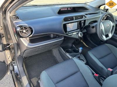 2015 Toyota Aqua - Thumbnail