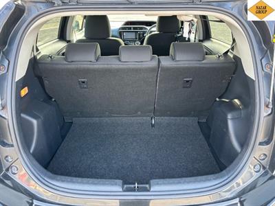 2015 Toyota Aqua - Thumbnail