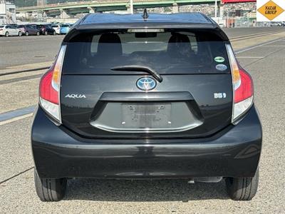 2015 Toyota Aqua - Thumbnail
